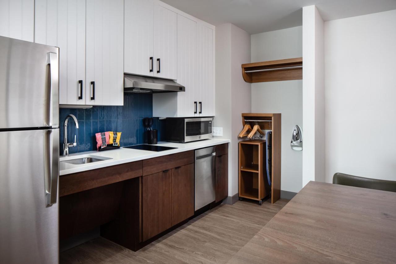 Staybridge Suites,IA