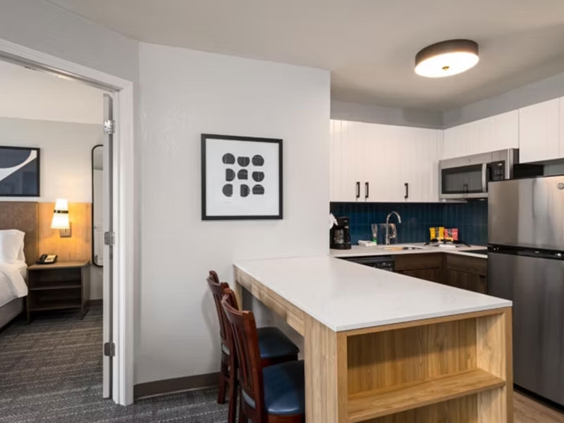 Staybridge Suites Blue Scheme