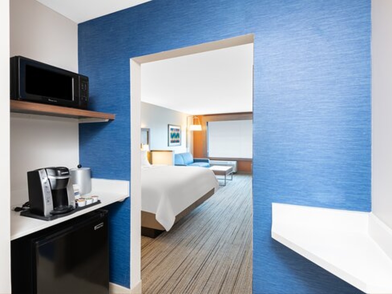 Holiday Inn Express Formula Blue 